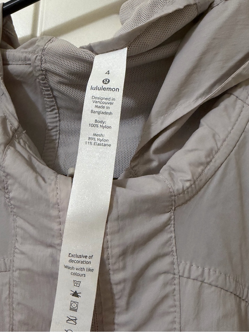 lululemon athletica Light Taupe Hooded Jacket - Picture 4 of 4
